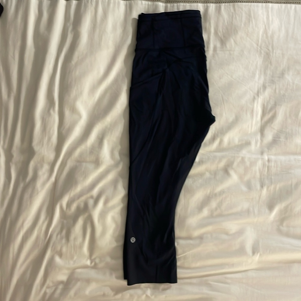 Lululemon fast and free crop, navy, size 8, 19in inseam